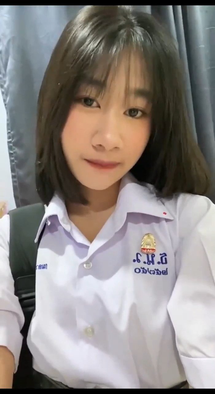 คลิปหลุด สาวน้อยในชุดนักเรียน