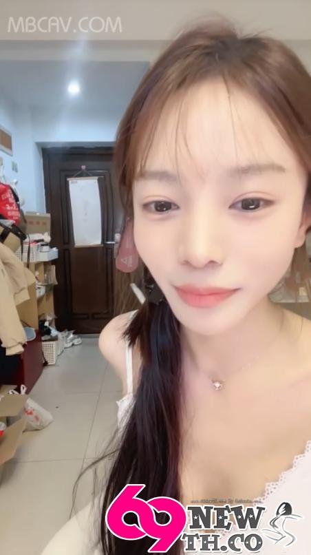 คลิปหลุดช่วยตัวเอง Onlyfans 梓萱 (Zǐ xuān)